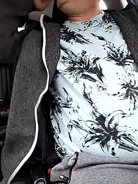 Snapshot of sarpe4 chatting on 11/14/25, 07:40 sarpe4 online show from 11/14/25, 07:40