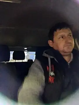 Snapshot of sarpe4 chatting on 11/18/25, 04:50 sarpe4 online show from 11/18/25, 04:50