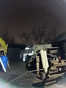 Snapshot of sarpe4 chatting on 11/28/25, 04:42 sarpe4 online show from 11/28/25, 04:42