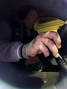 Snapshot of sarpe4 chatting on 12/16/25, 04:28 sarpe4 online show from 12/16/25, 04:28