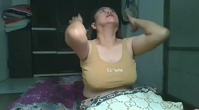 Snapshot of Kariebabe chatting on 02/20/25, 01:19 Kariebabe online show from 02/20/25, 01:19