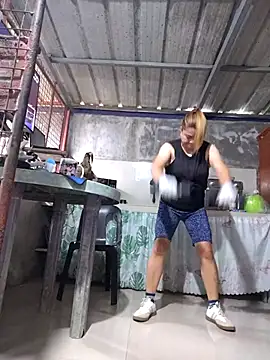 Snapshot of Kariebabe chatting on 10/24/25, 12:41 Kariebabe online show from 10/24/25, 12:41