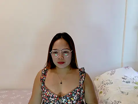 BURBERRY69 online show from 05/08/26, 06:52