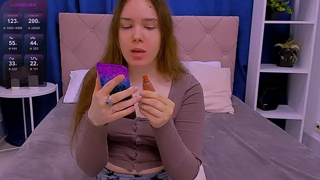 Snapshot of Janie_JJ_Curvie chatting on 03/26/26, 02:17 Janie JJ Curvie online show from 03/26/26, 02:17