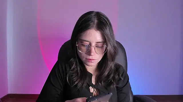 Snapshot of HazelKush chatting on 09/23/25, 07:06 HazelKush online show from 09/23/25, 07:06