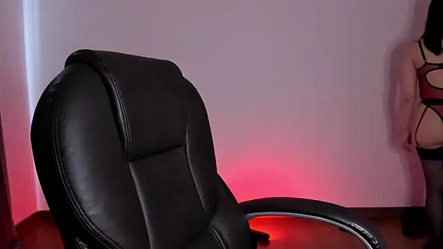 Snapshot of HazelKush chatting on 10/02/25, 07:21 HazelKush online show from 10/02/25, 07:21