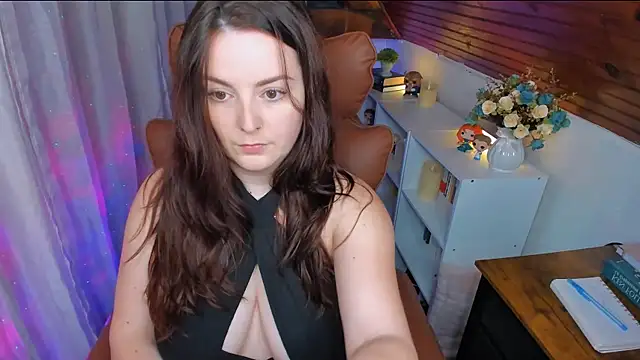 Snapshot of ErinMarshall chatting on 10/01/25, 12:44 ErinMarshall online show from 10/01/25, 12:44