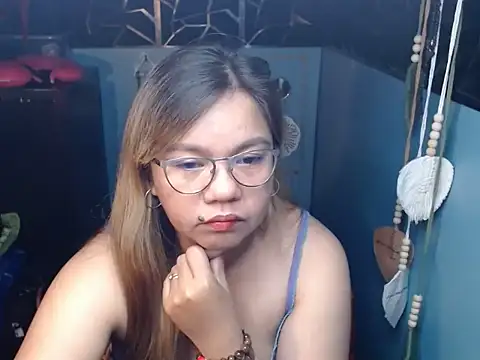 Snapshot of ambersmile chatting on 10/31/25, 09:27 ambersmile online show from 10/31/25, 09:27