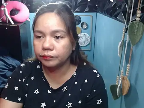 Snapshot of ambersmile chatting on 11/11/25, 11:54 ambersmile online show from 11/11/25, 11:54