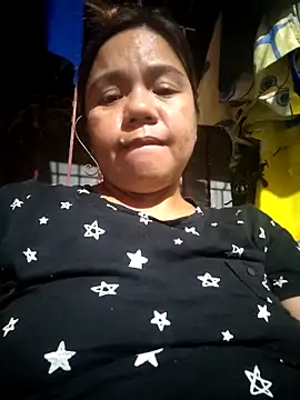 Snapshot of ambersmile chatting on 11/12/25, 12:05 ambersmile online show from 11/12/25, 12:05