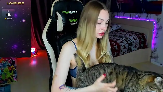 BiMolly online show from 12/02/25, 01:00