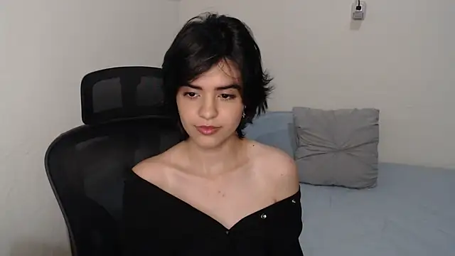 mia collins x online show from 07/07/26, 12:24