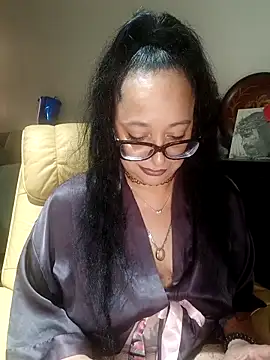 Snapshot of PichyPrettyPussy chatting on 10/23/25, 07:56 PichyPrettyPussy online show from 10/23/25, 07:56