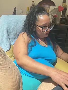 PichyPrettyPussy online show from 11/04/25, 01:21