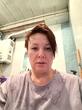 Snapshot of _lady_red_ chatting on 02/15/26, 08:57 lady red online show from 02/15/26, 08:57