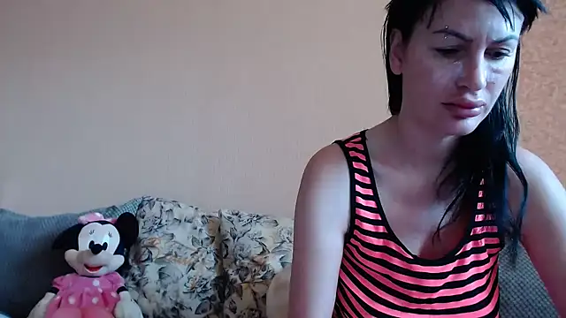 Snapshot of HotDreamm chatting on 10/20/25, 10:27 HotDreamm online show from 10/20/25, 10:27