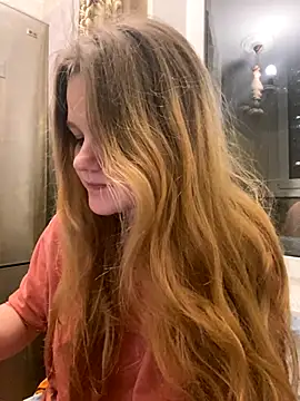 Snapshot of -MimmiLissa- chatting on 11/08/25, 05:45 -MimmiLissa- online show from 11/08/25, 05:45