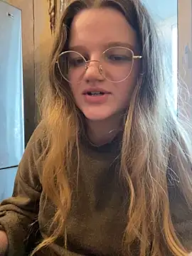 -MimmiLissa- online show from 05/11/26, 12:00