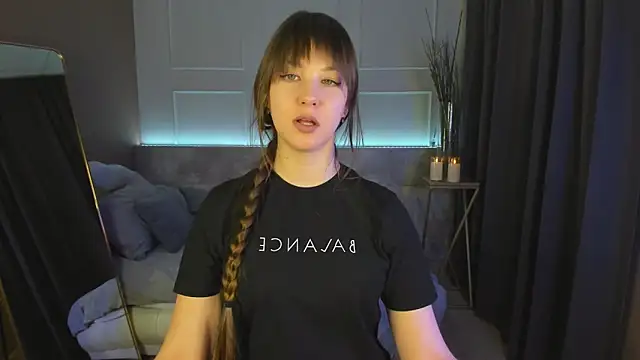 ElizaMild online show from 02/20/25, 04:57