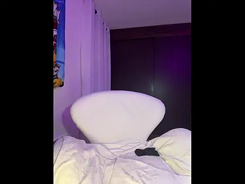 Snapshot of Naiara_sex chatting on 11/03/25, 04:47 Naiara sex online show from 11/03/25, 04:47