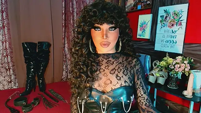 Snapshot of trixxielicious chatting on 11/17/25, 12:55 trixxielicious online show from 11/17/25, 12:55