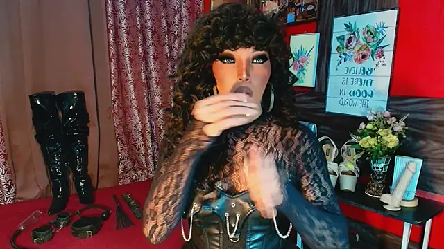 Snapshot of trixxielicious chatting on 11/21/25, 04:05 trixxielicious online show from 11/21/25, 04:05