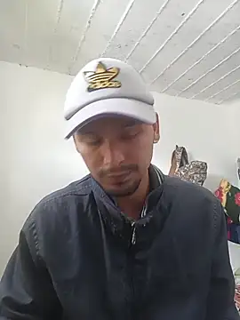 Snapshot of Sirius_5 chatting on 12/05/25, 03:41 Sirius 5 online show from 12/05/25, 03:41