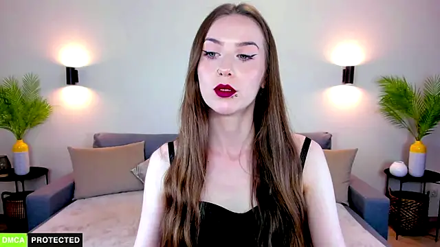 TheWoman   online show from 06/08/26, 10:59