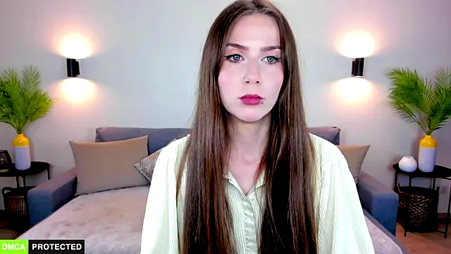 TheWoman   online show from 06/10/26, 10:58