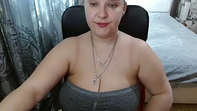 Snapshot of Boolochka chatting on 04/27/26, 12:58 Boolochka online show from 04/27/26, 12:58