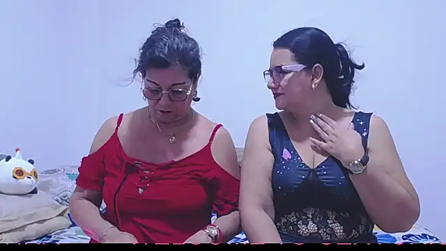 Snapshot of sexycristina_2 chatting on 09/25/25, 02:43 sexycristina 2 online show from 09/25/25, 02:43