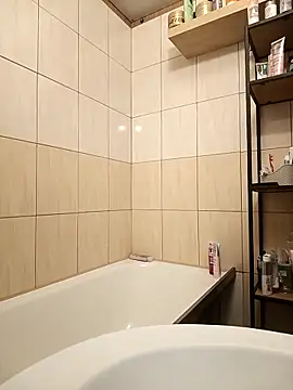 Snapshot of Milda121 chatting on 11/01/25, 08:27 Milda121 online show from 11/01/25, 08:27