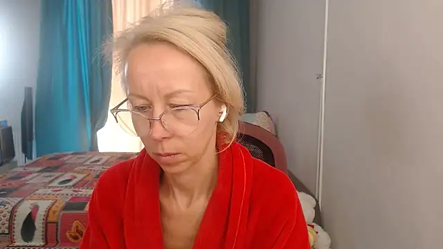 LuxuryNika online show from 09/15/25, 07:52