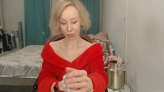 LuxuryNika online show from 05/02/26, 05:18