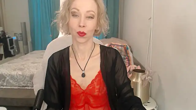 LuxuryNika online show from 05/04/26, 12:34
