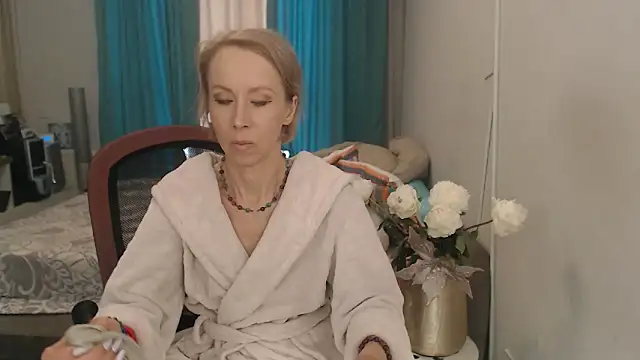 LuxuryNika online show from 05/15/26, 01:29