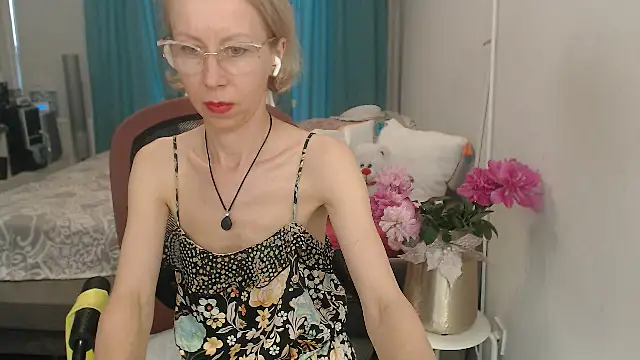 LuxuryNika online show from 06/11/26, 04:05