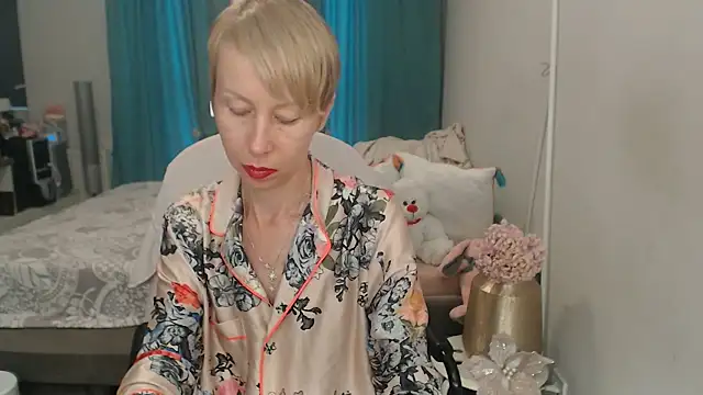 LuxuryNika online show from 07/02/26, 01:39