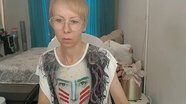 LuxuryNika online show from 07/05/26, 12:23