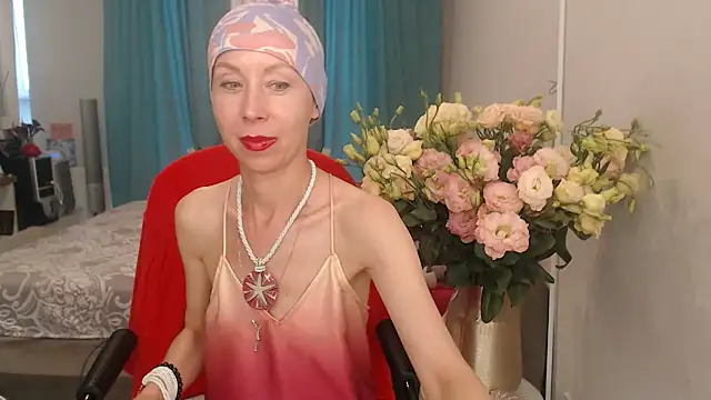 LuxuryNika online show from 07/18/26, 03:16