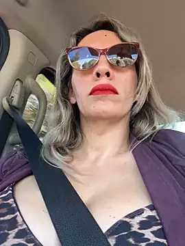 Gatitacarlita online show from 11/18/25, 12:42