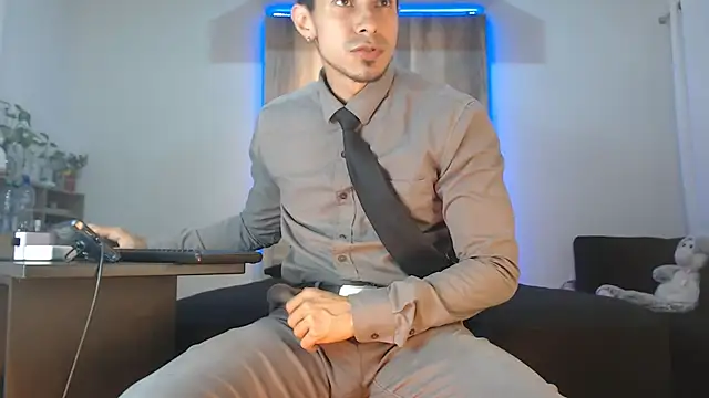 Andrew 4  online show from 11/25/25, 02:44