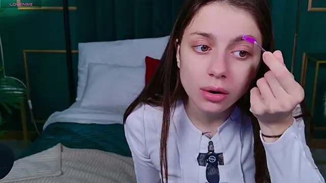 Snapshot of Eille_Elfie chatting on 10/10/25, 04:44 Eille Elfie online show from 10/10/25, 04:44