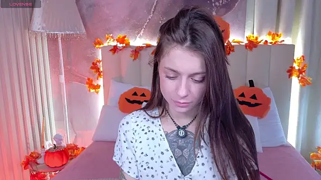 Snapshot of Eille_Elfie chatting on 10/20/25, 05:19 Eille Elfie online show from 10/20/25, 05:19