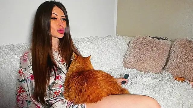 BrianaDiamondXXX online show from 06/10/26, 01:21