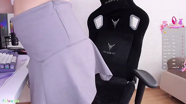 Snapshot of SkyqueenI chatting on 09/18/25, 07:43 SkyqueenI online show from 09/18/25, 07:43