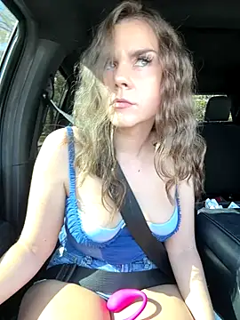 Snapshot of MaggyMayI chatting on 11/26/25, 04:52 MaggyMayI online show from 11/26/25, 04:52