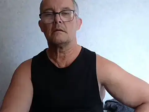 Snapshot of bigballnz chatting on 02/04/25, 04:05 bigballnz online show from 02/04/25, 04:05