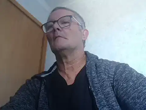 Snapshot of bigballnz chatting on 02/04/25, 07:11 bigballnz online show from 02/04/25, 07:11
