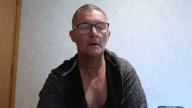 Snapshot of bigballnz chatting on 02/07/25, 06:13 bigballnz online show from 02/07/25, 06:13